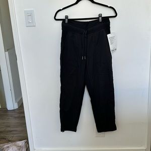 NWT lululemon dance studio mr crop size 6